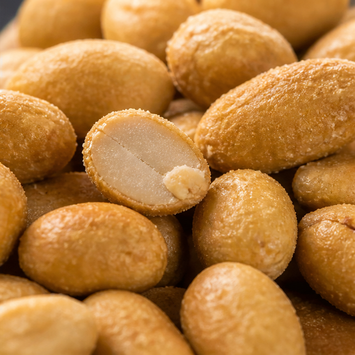 Golden coated peanuts with a crisp shell